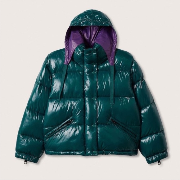 LOOKING FOR THIS Mango Glossy Green cropped puffer jacket / padded anorak - Picture 2 of 2